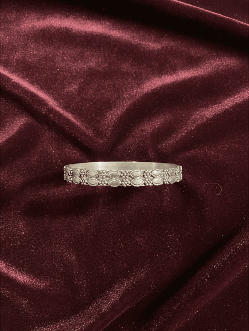 Antique bangle