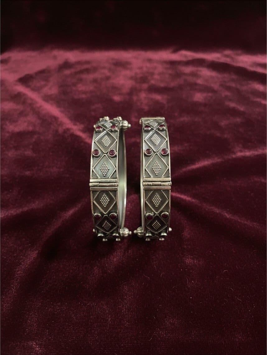 Antique bangle